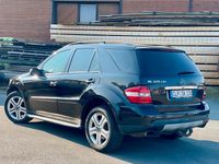 Gebraucht Mercedes ML320 224 PS (164 kW) 2007 Schwarz SUV