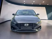 Gebraucht Hyundai i30 Advantage 101 PS (74 kW) 2024 Ecotraonic grey pearl Limousine