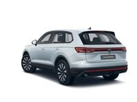 Gebraucht VW Touareg Basis 286 PS (210 kW) 2024 Oyster silver metallic SUV