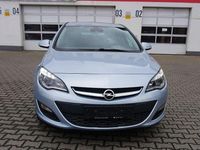 Gebraucht Opel Astra Energy 140 PS (102 kW) 2014 Diamant blau(m2) / diam silb Kleinwagen