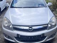 Gebraucht Opel Astra GTC Edition 90 PS (66 kW) 2010 Silber Limousine