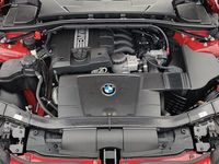 Gebraucht BMW 318 143 PS (105 kW) 2011 Rot Coupé