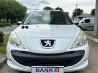 Gebraucht Peugeot 206+ Basis 75 PS (55 kW) 2009 Weiß Kleinwagen