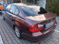 Gebraucht BMW 320 150 PS (110 kW) 2006 Rot Limousine