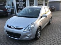 Gebraucht Hyundai i20 77 PS (56 kW) 2012 Silber Limousine