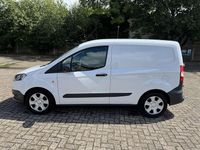 Gebraucht Ford Transit 101 PS (74 kW) 2015 Frostweiß Van / Kleinbus