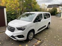 Używany Opel Combo 131 KM (96 kW) 2023 Biały Minivan