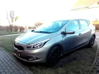 Używany Kia Ceed 99 KM (72 kW) 2015 Beżowy Hatchback