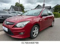 Gebraucht Hyundai i30 Classic 90 PS (66 kW) 2012 Rot Kombi