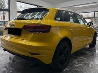 Gebraucht Audi A3 Sportback Design 116 PS (85 kW) 2017 Gelb Kleinwagen