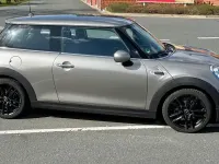 Usado Mini Cooper 102 HP (75 kW) 2017 Cinzento Citadino