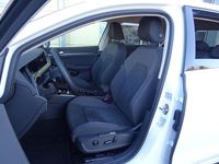 Gebraucht VW Golf VIII Style 204 PS (150 kW) 2022 Pure white Limousine