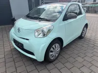 Gebraucht Toyota iQ Basis 68 PS (50 kW) 2009 Blau Kleinwagen
