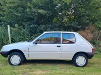 Gebraucht Peugeot 205 60 PS (44 kW) 1990 Weiß Limousine