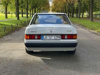 Gebraucht Mercedes 190 118 PS (86 kW) 1989 Weiß Limousine