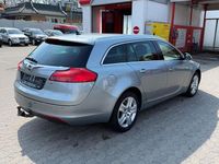 Gebraucht Opel Insignia Design Edition 160 PS (117 kW) 2011 Silber Kombi