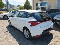Gebraucht Hyundai i20 Select 84 PS (61 kW) 2022 Weiß Kleinwagen