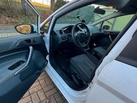 Gebraucht Ford Fiesta 82 PS (60 kW) 2009 Weiß Kleinwagen