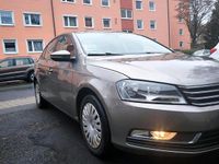 Gebraucht VW Passat 105 PS (77 kW) 2011 Andere farben Limousine