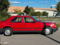 Gebraucht Mercedes E260 160 PS (117 kW) 1988 Rot Limousine
