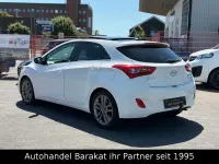 Gebraucht Hyundai i30 Passion 135 PS (99 kW) 2017 Weiß Limousine
