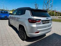 Gebraucht Jeep Compass 179 PS (131 kW) 2022 Silber SUV