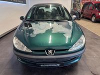 Gebraucht Peugeot 206 75 PS (55 kW) 2000 Grün Limousine