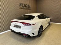 Gebraucht Kia Stinger GT 373 PS (274 kW) 2022 Snow white pearl Kleinwagen
