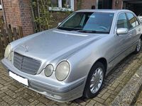 Gebraucht Mercedes E200 Elegance 163 PS (119 kW) 2001 Grau Limousine
