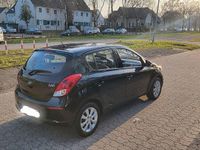 Gebraucht Hyundai i20 Edition 86 PS (63 kW) 2013 Schwarz Kleinwagen