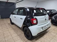 Gebraucht Smart ForFour Passion 71 PS (52 kW) 2015 Weiß Kleinwagen