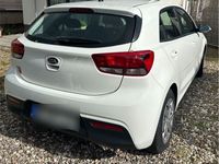 gebraucht Kia Rio TOP gepflegt! Benziner, Schalter, 84PS, AHK