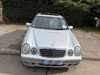 Gebraucht Mercedes E320 Classic 197 PS (144 kW) 2001 Silber Limousine