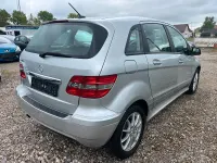 Gebraucht Mercedes B200 136 PS (100 kW) 2010 Silber Van / Kleinbus
