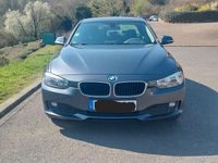 Gebraucht BMW 318 143 PS (105 kW) 2014 Grau Limousine