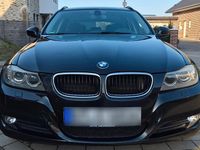 Gebraucht BMW 318 143 PS (105 kW) 2010 Schwarz Kombi
