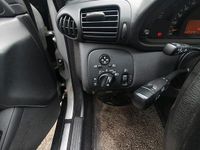 Second-hand Mercedes 220 143 CP (105 kW) 2000 Argintiu Berlinǎ