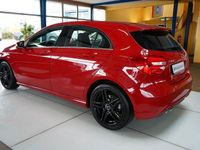 Gebraucht Mercedes A180 122 PS (89 kW) 2015 Rot Limousine