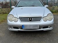 Gebraucht Mercedes C220 143 PS (105 kW) 2002 Silber Coupé