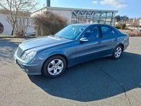 Gebraucht Mercedes E240 Avantgarde 177 PS (130 kW) 2003 Blau Limousine