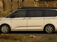 Neu VW T7 California 150 PS (110 kW) 2026 Candyweiß / dach: schwarz Van
