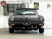 Gebraucht Alfa Romeo Spider 126 PS (92 kW) 1985 Schwarz Cabrio
