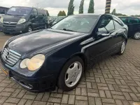Gebraucht Mercedes C180 143 PS (105 kW) 2002 Blau Coupé