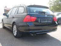Gebraucht BMW 320 177 PS (130 kW) 2009 Schwarz Kombi