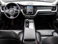 Gebraucht Volvo XC60 Plus 197 PS (144 kW) 2023 Silber SUV