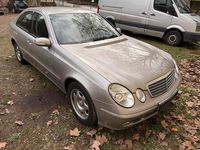 Gebraucht Mercedes E320 204 PS (150 kW) 2003 Silber Limousine