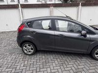 Gebraucht Ford Fiesta SYNC Edition 82 PS (60 kW) 2015 Grau Limousine