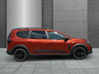 Neu Dacia Jogger Extreme 122 PS (89 kW) 2025 Terracottabraun Van / Kleinbus