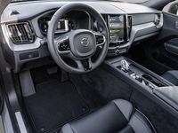 Gebraucht Volvo XC60 Plus 197 PS (144 kW) 2024 Grau SUV