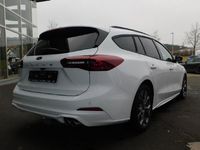 Używany Ford Focus ST-Line 125 KM (91 kW) 2024 Biały Sedan/Limuzyna